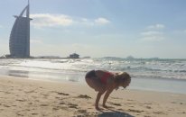 Dubai Kumsal Yoga Handstand