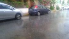 Yağmur Yağıyor