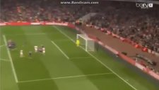 Arsenal'li Alexis Sanchez'den Mükemmel Frikik Golü