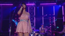 Katy Perry - Waking Up In Vegas (Canlı Performans)