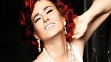 Yıldız Tilbe - Delikanlım (Canlı Performans)