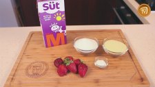 Çilek Soslu İrmik Tatlısı Tarifi