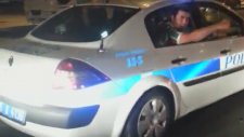 Polis Arabasında Kaf Kaf Çeken Karşıyakalılar