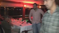 Cesur Tv - Barmen Oynuyor Garson Oynuyor Komi Oynuyor