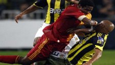 Unutulmaz Derbi Olayı! Keita'dan Roberto Carlos'a Yumruk!