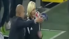 Kadın Hakemden Guardiola'ya Tepki!.