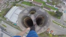 Go Pro Eşliğinde Fabrika Bacasına Tırmanan Alman Genç