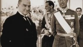 Aşık Mahsuni Şerif - Sarı Saçlım Mavi Gözlüm Aşık Mahsuni Şerif - Sarı Saçlım Mavi Gözlüm