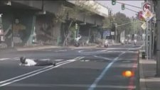 Hız Tümseğinden Uçan Polis
