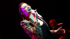 Sıla - Bana Biraz Renk Ver (Canlı Performans)