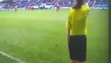 Bayan Hakeme Uçan Oyuncu