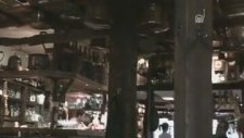 Cami Bahçesinde İçkili Lokanta Açmak
