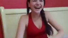 Çok Fazla Geğiren Hanım Kız