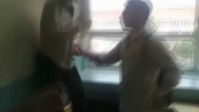 Okulun Camını Kıran Atarlı Ergen