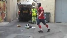 Sokakta Amerikan Futbolu Oynamak - Remi Gaillard