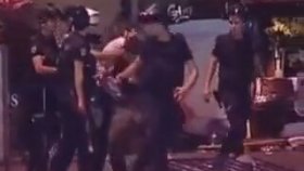 Videosunun Çekilmesinden Rahatsız Olan Sivil Polis