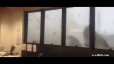 Ofisin İçinden Tornado Çekimi