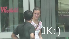 Sokaktaki Kadınlara Meme Estetiğiniz Var mı Diye Sormak