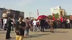 Taksimde Polise Meydan Dayağı Çekmek