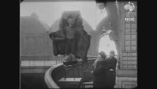 1912'de Paraşütle Eiffel Kulesi'nden Atlamak