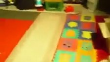 El Ayak Ne Varsa Jonglörlük Yapan Kız