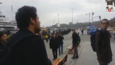 Eminönü'nde ABD Askerinin Başına Çuval Geçirmek