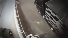 İki Tır Arasında İpte Yürümek