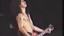 Kafa Güzelliğinden Gitar Çalamamak - Slash (Guns N'Roses)
