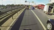 Motosiklete Kaza Yaptırtmak İsteyen Sürücü