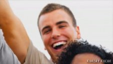Neden Fotoğraflarda Kötü Çıktığımızı Düşünürüz ?