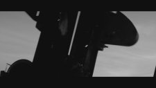 A Girl Walks Home Alone At Night (2014) Fragman