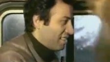 Kemal Sunal Kolpalıyor