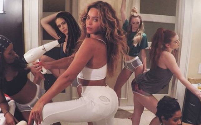 Beyonce 7 11 Izlesene Com Shoulders sideways, smack it, smack it in the air legs movin' side to side, smack it in the air legs movin' side to side, smack you in the… external links. beyonce 7 11