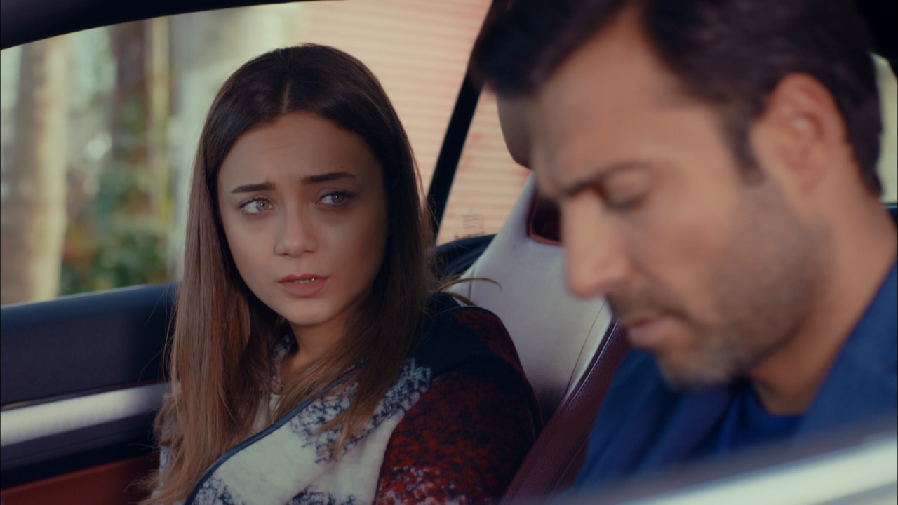 Damla Sönmez Kimdir ( Güllerin Savaşı Gülru ) Damla Sönmez Kimdir ( Güllerin Savaşı Gülru )