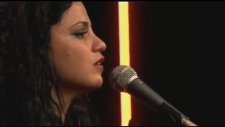 Emel Mathlouthi - Naci En Palestina - (Live)
