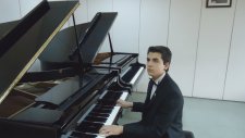Piyano Vokal Gözleri Aşka Gülen Enstrumanı Nihavend Şarkı Piyanist Nostalji Bestesi Güftesi Piyano