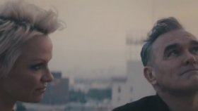 Morrissey - Earth Is The Loneliest Planet Morrissey - Earth Is The Loneliest Planet