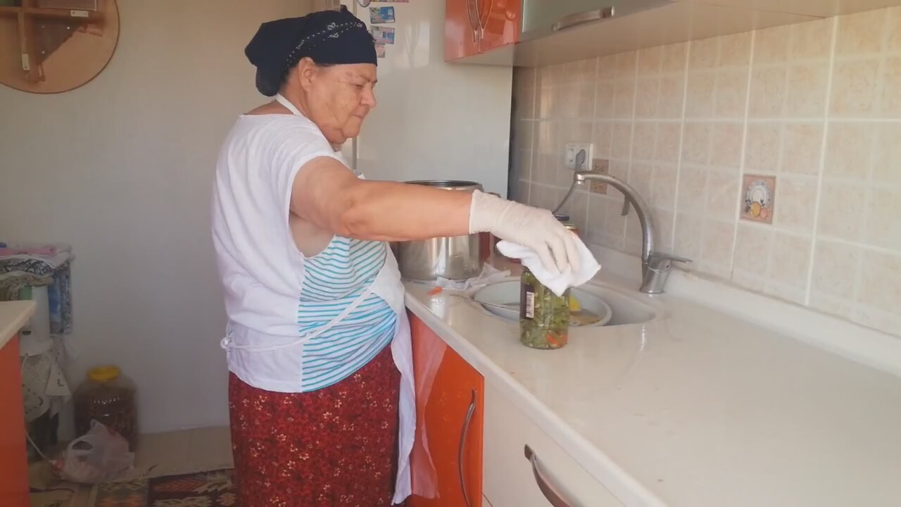 Domates Konservesi Nasıl Yapılır Domates Konservesi Nasıl Yapılır
