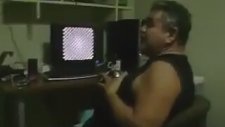 Babaya Klasik Korkutmalı Şaka Yapmak