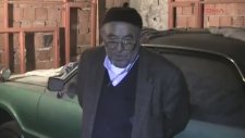 Otomobilini 33 Yıldır Odada Saklamak