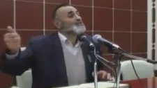 Başı Açık Kadın Namussuzdur