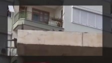 İntihar Girişimini Çay Keyfi Yaparak İzlemek