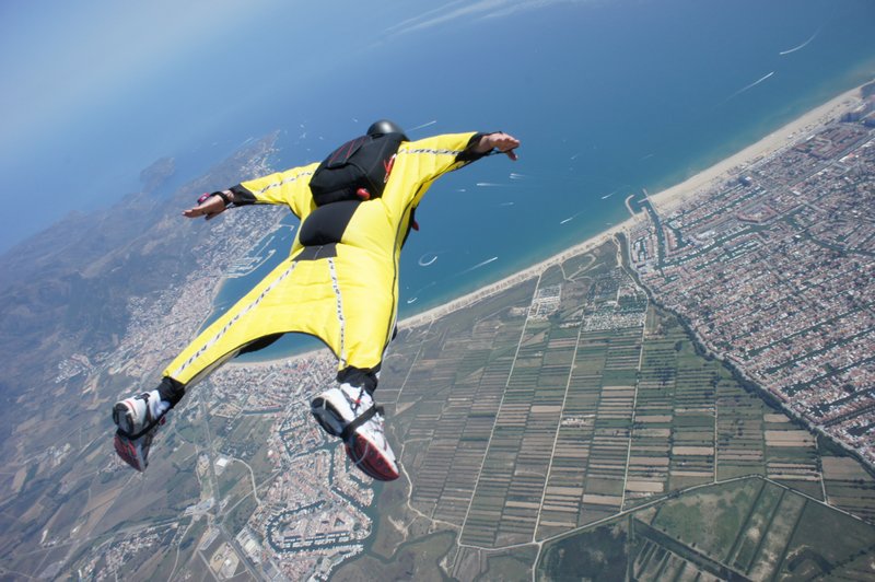 Wingsuit İle Adrenalin Patlaması Yaşayan Adam