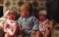 İlk Kez İkiz Bebek Gören Bebek