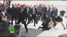 Meme Gören Putin (Femen İçerir)