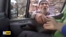 Akp Seçim Aracının Önünü Kesen Amca