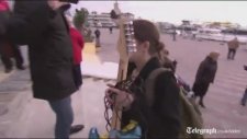 Pussy Riot Üyelerinin Kırbaçla Dövülmesi