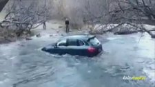 Porsche İle Nehirden Geçmeye Çalışmak!