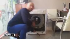 Ev Hanımlarına Sinirlenen Servis Yetkilisi