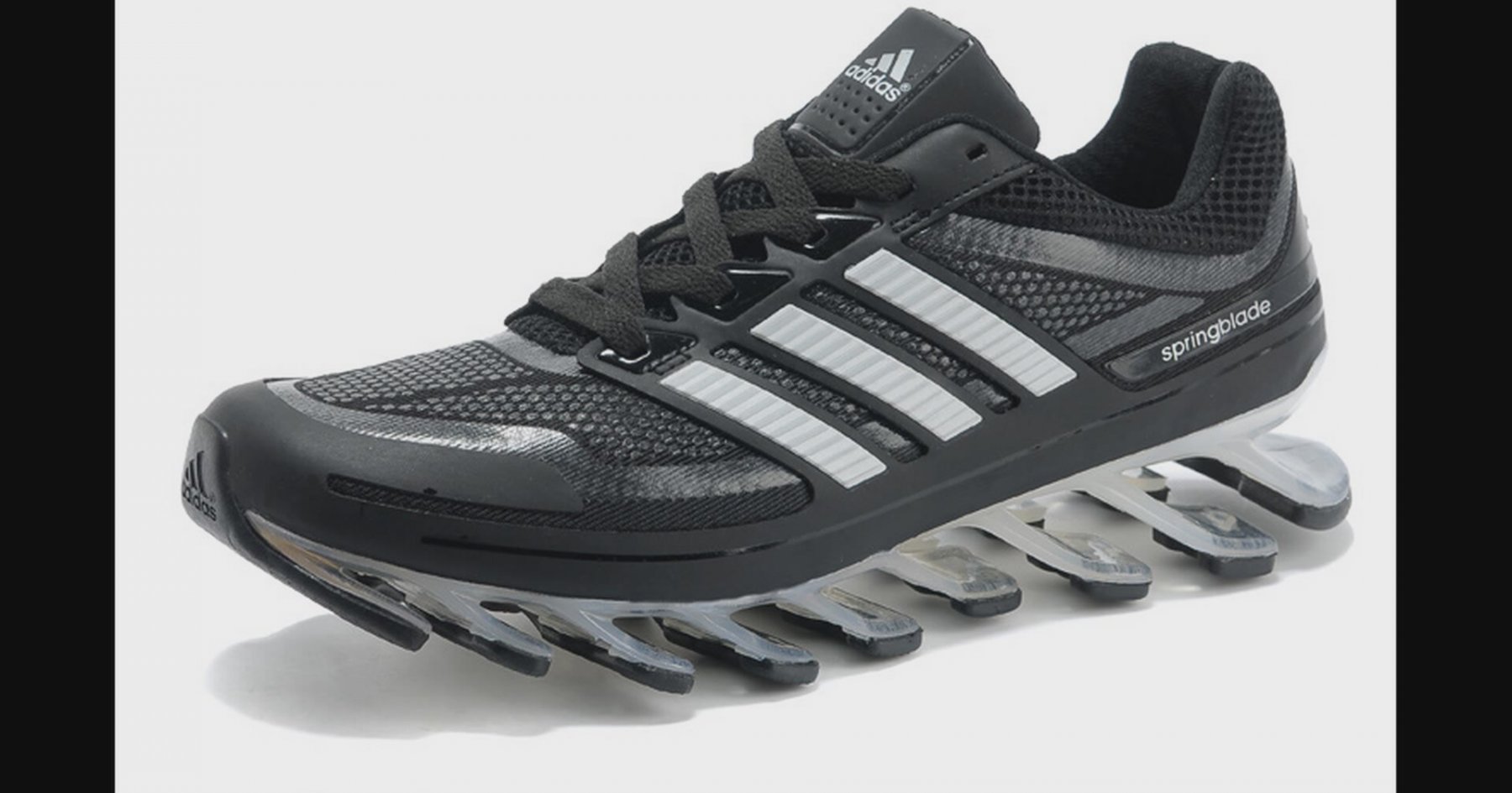 Aktif insanlar spor ayakkabılar Adidas Aktif insanlar spor ayakkabılar Adidas